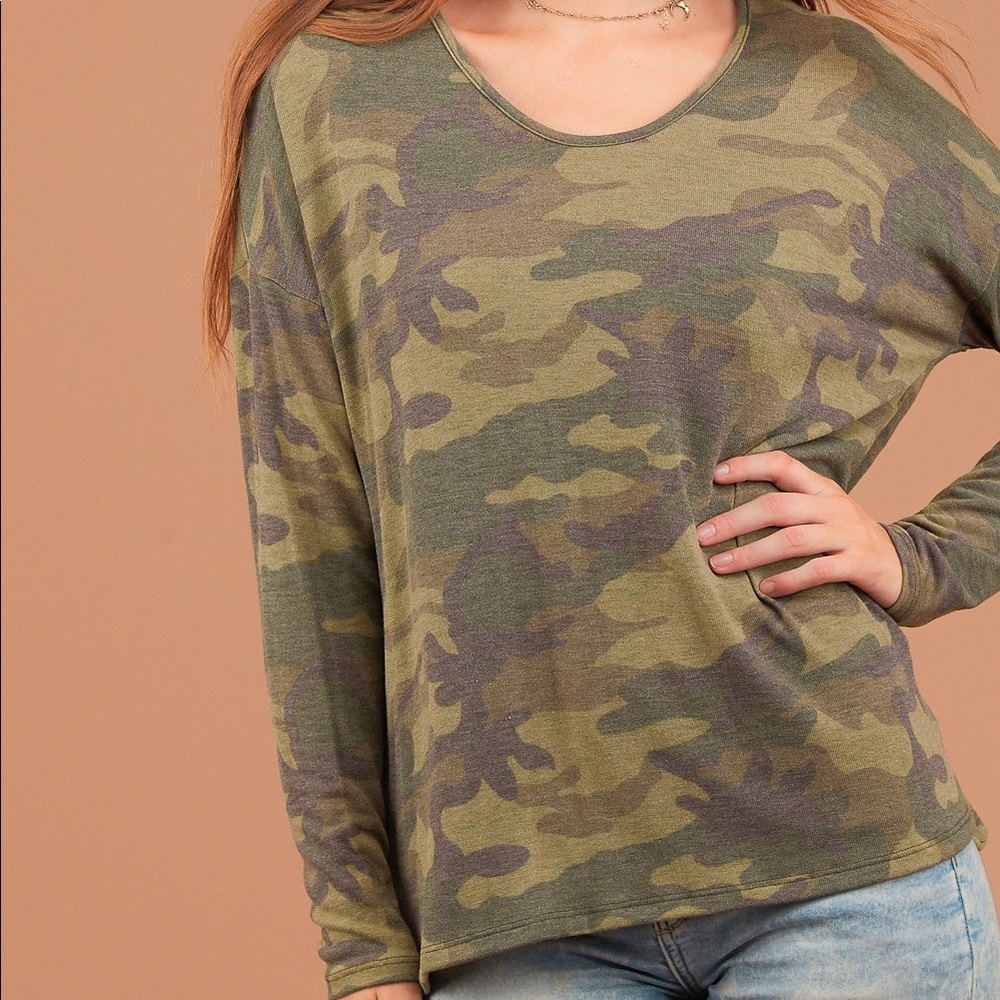 ‼️Winter Sale‼️ Women’s Green Camo Blouse